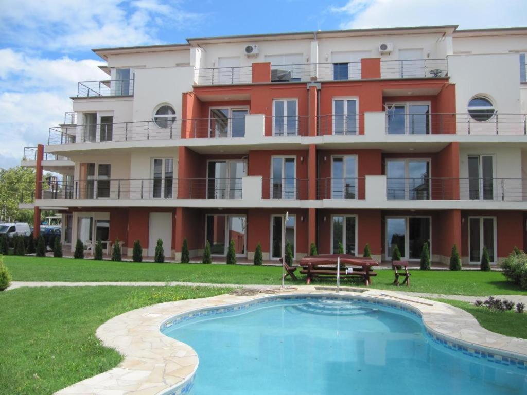 Goldenbeach Deluxe Apartment Шіофок Екстер'єр фото